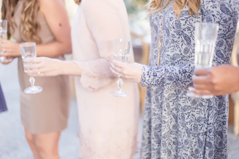 Jaka sukienka na duży biust? – rozwiązuję twój problem