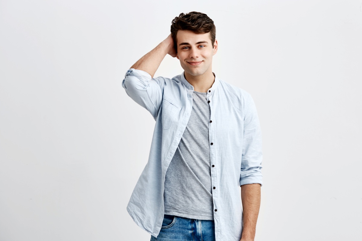 Koszule ze stójką – nowoczesna elegancja w męskim wydaniu